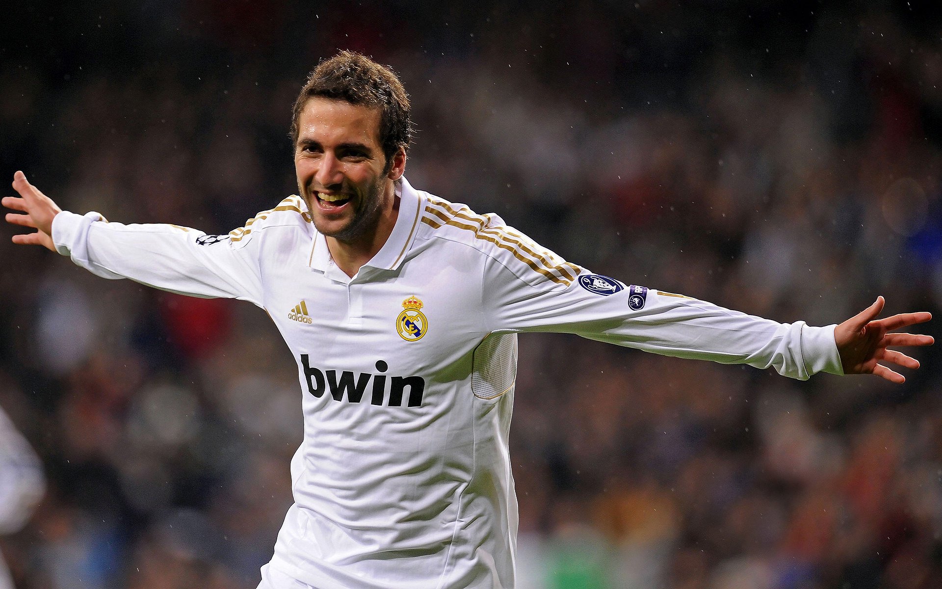 开云体育ios下载-欧洲足坛实力对较，球星展现顶尖水平，欧洲足球球星